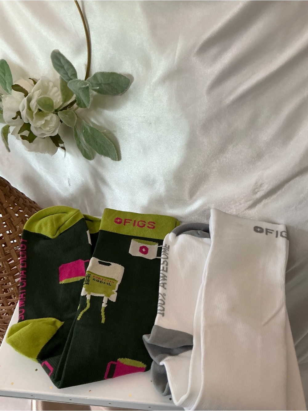 NWOT FIGS Compression Socks White and Black Size L x 2 Pair
